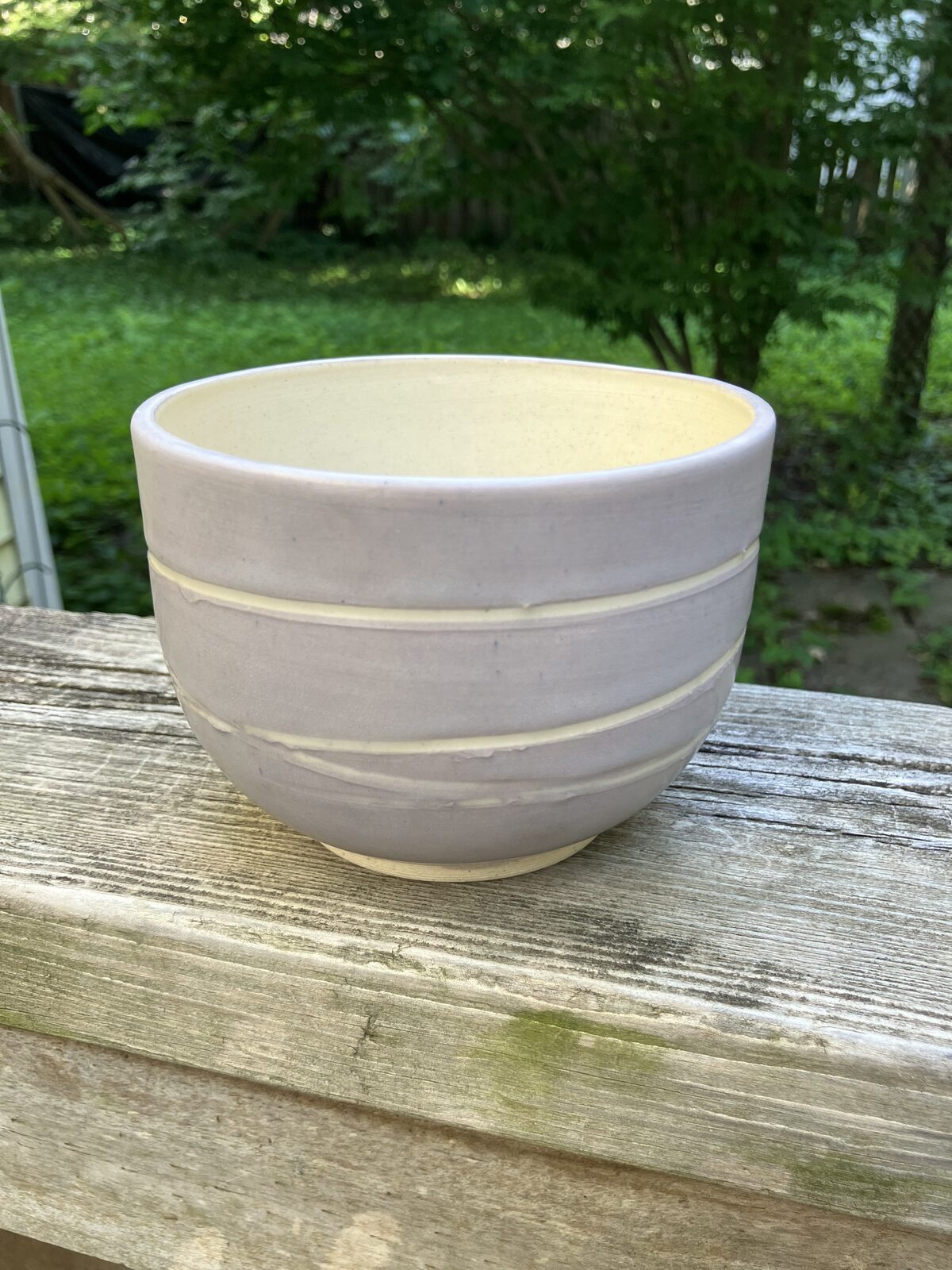 Lilac ribbed ceramic bowl